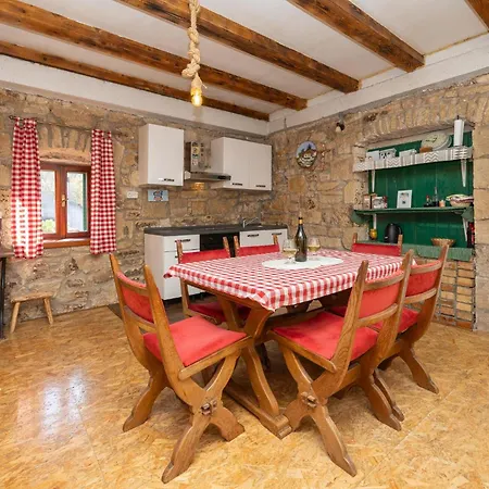 Beautiful In With Wifi Apartamento Hrvace
